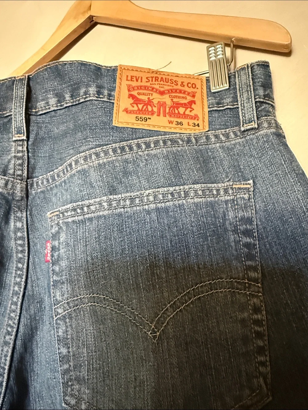 Men's Levi's 559 Relaxed Straight Jeans size 36 NWT